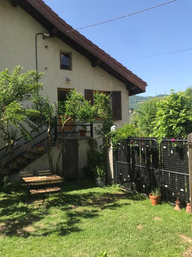 Belladone Guest House Theys Les 7 Laux Esterno foto